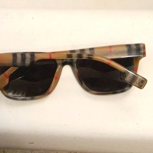 Burberry Sun Glasses